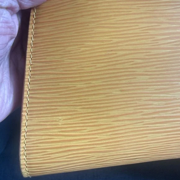 Louis Vuitton Yellow Pochette Accessoires Epi Leather - Picture 14 of 14